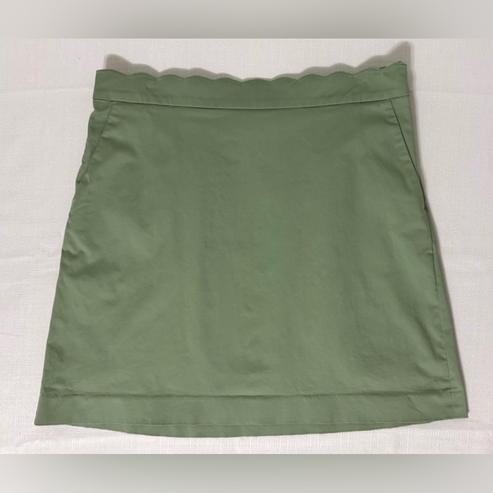 Brooks Brothers 346 Women’s Skirt Scalloped Pockets Short
Green Size 10